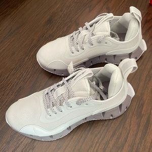 Reebok modern running sneakers